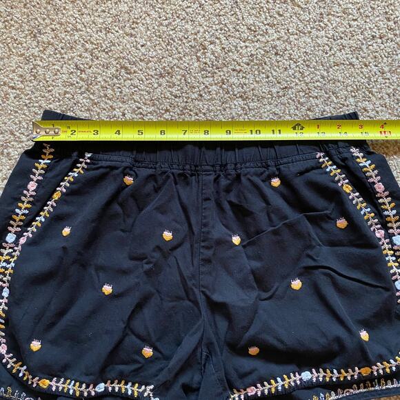 Madewell Black Embroidered Women Shorts small - Picture 3 of 5